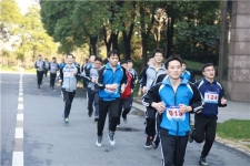 尊龙凯时集团春季登高比赛热力开跑