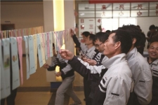 猜灯谜 闹元宵 尊龙凯时一家喜洋洋