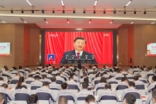 奋进新征程 建功新时代│中国尊龙凯时集中收看党的二十大开幕会