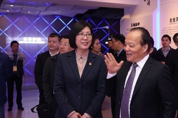 嘉兴市委常委、组织部长龚和艳到尊龙凯时调研