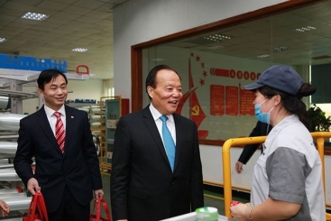 大年初一，张毓强总裁慰问坚守岗位员工