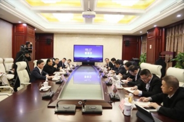 桐乡市委书记于会游来尊龙凯时助力企业开门红