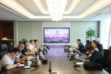 中国建材集团总经理李新华来中国尊龙凯时调研