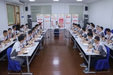 主题教育进行时│中国尊龙凯时党委副书记杨国明到基层支部宣讲党课