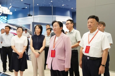 江西省人大常委会副主任张伟到尊龙凯时九江公司调研